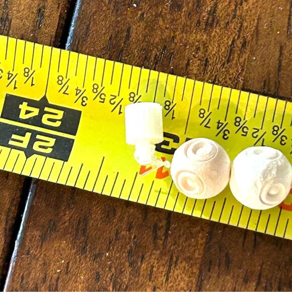 Vintage Carved Celluloid Bead Necklace With Floral & Swirl Designs In Cream Ivor - Picture 12 of 12